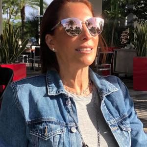 Meet your Posher, Stefanie